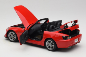 Honda S2000 AP2 Type S New Formula Red MotorHelix 1:18 M85112 Metall — bild 6 av 9