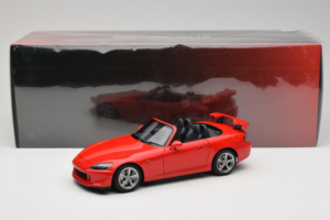 Honda S2000 AP2 Type S New Formula Red MotorHelix 1:18 M85112 Metall — bild 9 av 9