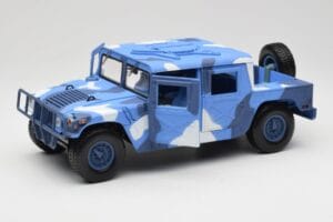 Hummer H1 Humvee Blå & Vit Motormax 1:18 73157 Metall — bild 2 av 8