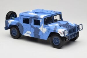 Hummer H1 Humvee Blå & Vit Motormax 1:18 73157 Metall — bild 6 av 8