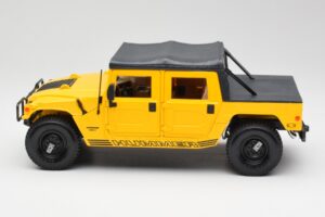 Hummer H1 Soft Top Gul Maisto 1:18 56041 Metall — bild 4 av 8