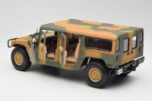 Hummer H1 Station Wagon Military Maisto 1:18 56049 Metall — bild 5 av 8