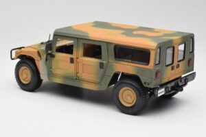 Hummer H1 Station Wagon Military Maisto 1:18 56049 Metall — bild 7 av 8