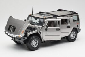 Hummer H2 Silver Maisto 1:18 7449569 Metall — bild 2 av 8