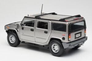 Hummer H2 Silver Maisto 1:18 7449569 Metall — bild 7 av 8