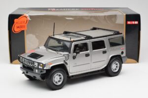 Hummer H2 Silver Maisto 1:18 7449569 Metall — bild 8 av 8