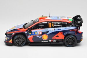 Hyundai i20 N Rally1 WRC #11 T. Neuville / M. Wydaeghe Central European Rally Winner 2023 IXO 1:18 18RMC193 Metall — bild 3 av 6