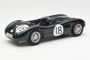 Jaguar C-Type #18 T. Rolt / D. Hamilton 24 Hours of Le Mans Winner 1953 CMC 1:18 M-195 Metall — bild 2 av 6