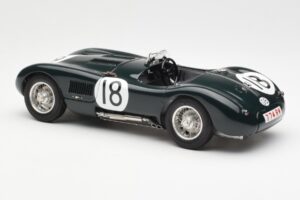 Jaguar C-Type #18 T. Rolt / D. Hamilton 24 Hours of Le Mans Winner 1953 CMC 1:18 M-195 Metall — bild 5 av 6