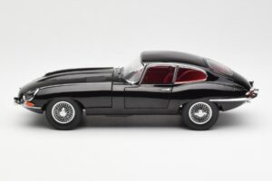 Jaguar E-Type 3.8 Series 1 Svart Kyosho 1:18 08954BK Metall — bild 4 av 8