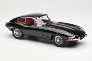 Jaguar E-Type 3.8 Series 1 Svart Kyosho 1:18 08954BK Metall — bild 6 av 8