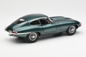 Jaguar E-Type 3.8 Series 1 Mörkgrön Kyosho 1:18 08954DG Metall — bild 3 av 8
