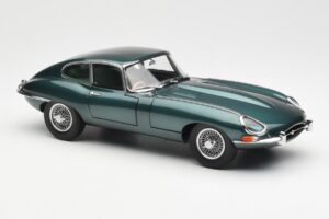 Jaguar E-Type 3.8 Series 1 Mörkgrön Kyosho 1:18 08954DG Metall — bild 6 av 8