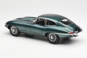 Jaguar E-Type 3.8 Series 1 Mörkgrön Kyosho 1:18 08954DG Metall — bild 7 av 8