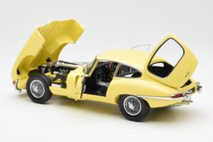 Jaguar E-Type 3.8 Series 1 Ljusgul Kyosho 1:18 08954LY Metall — bild 5 av 8