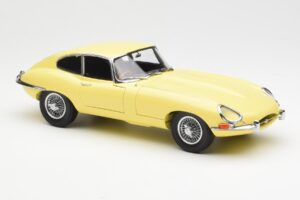 Jaguar E-Type 3.8 Series 1 Ljusgul Kyosho 1:18 08954LY Metall — bild 6 av 8
