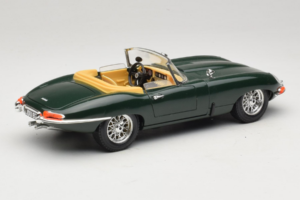 Jaguar E-Type Cabriolet Grön Bburago 1:18 3026 Metall — bild 3 av 8