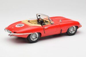 Jaguar E-Type Cabriolet Röd Bburago 1:18 3016 Metall — bild 3 av 8