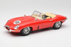 Jaguar E-Type Cabriolet Röd Bburago 1:18 3016 Metall