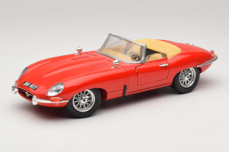 Jaguar E-Type Series 1 Cabriolet Röd Bburago 1:18 3038 Metall