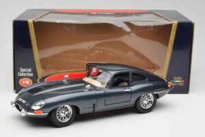 Jaguar E-Type Series 1 Grön Bburago 1:18 3018-M1 Metall — bild 2 av 8