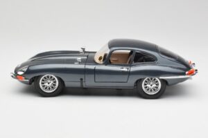 Jaguar E-Type Series 1 Grön Bburago 1:18 3018-M1 Metall — bild 3 av 8