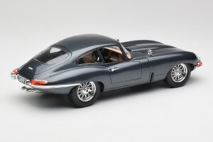 Jaguar E-Type Series 1 Grön Bburago 1:18 3018-M1 Metall — bild 5 av 8