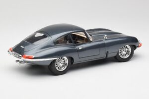 Jaguar E-Type Grå Bburago 1:18 30018 Metall — bild 3 av 8