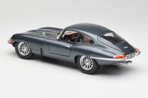 Jaguar E-Type Grå Bburago 1:18 30018 Metall — bild 7 av 8