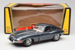 Jaguar E-Type Grå Bburago 1:18 30018 Metall — bild 8 av 8