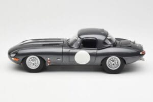 Jaguar E-Type Series 1 Coupe Lightweight Mörkgrå AUTOart 1:18 73647 Metall — bild 4 av 8