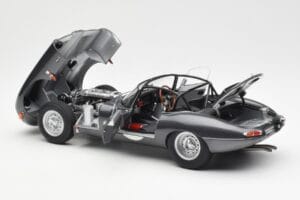 Jaguar E-Type Series 1 Coupe Lightweight Mörkgrå AUTOart 1:18 73647 Metall — bild 5 av 8