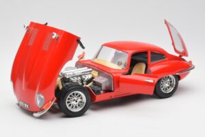 Jaguar E-Type Röd Bburago 1:18 3018 Metall — bild 2 av 8