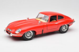 Jaguar E-Type Röd Bburago 1:18 3018 Metall