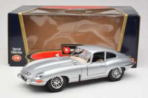 Jaguar E-Type Series 1 Silver Bburago 1:18 3018-M2 Metall — bild 8 av 8