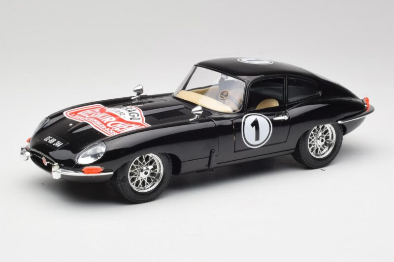Jaguar E-Type Series 1 #1 British Racing Green Bburago 1:18 3018-M3 Metall