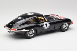Jaguar E-Type Series 1 #1 British Racing Green Bburago 1:18 3018-M3 Metall — bild 3 av 8