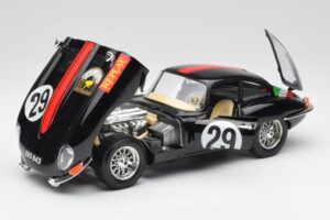 Jaguar E-Type #29 Svart Bburago 1:18 3018-M4 Metall — bild 2 av 8