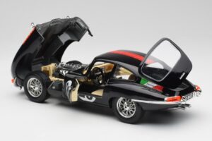 Jaguar E-Type #29 Svart Bburago 1:18 3018-M4 Metall — bild 5 av 8