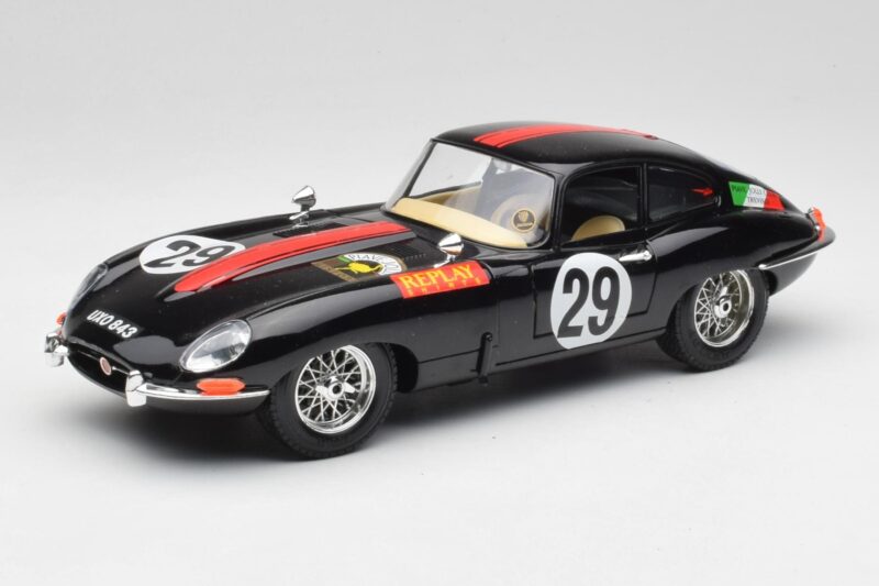 Jaguar E-Type #29 Svart Bburago 1:18 3018-M4 Metall