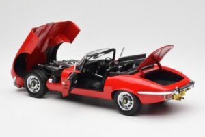 Jaguar E-Type Roadster Series III V12 Röd AUTOart 1:18 73523 Metall — bild 5 av 8