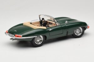 Jaguar E-Type Series 1 Roadster Grön Bburago 1:18 3016-M1 Metall — bild 3 av 8