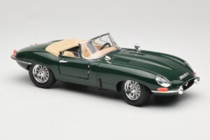 Jaguar E-Type Series 1 Roadster Grön Bburago 1:18 3016-M1 Metall — bild 6 av 8