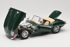 Jaguar E-Type Series 1 Roadster Grön Bburago 1:18 3016-M1 Metall — bild 2 av 8