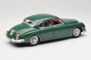 Jaguar Mark II British Racing Grön & Blå Interiör Maisto 1:18 59001 Metall — bild 3 av 8