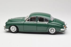 Jaguar Mark II British Racing Grön & Blå Interiör Maisto 1:18 59001 Metall — bild 4 av 8