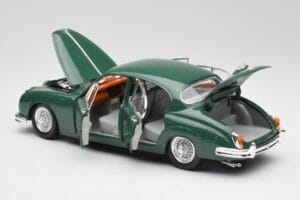 Jaguar Mark II British Racing Grön & Blå Interiör Maisto 1:18 59001 Metall — bild 5 av 8