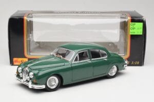 Jaguar Mark II British Racing Grön & Blå Interiör Maisto 1:18 59001 Metall — bild 8 av 8