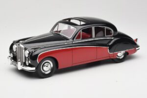 Jaguar Mk VIII Svart & Mörkröd BoS Models 1:18 BOS408 Resin