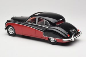 Jaguar Mk VIII Svart & Mörkröd BoS Models 1:18 BOS408 Resin — bild 5 av 6